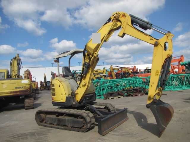 екскаватор гусеничний Yanmar B4-6A