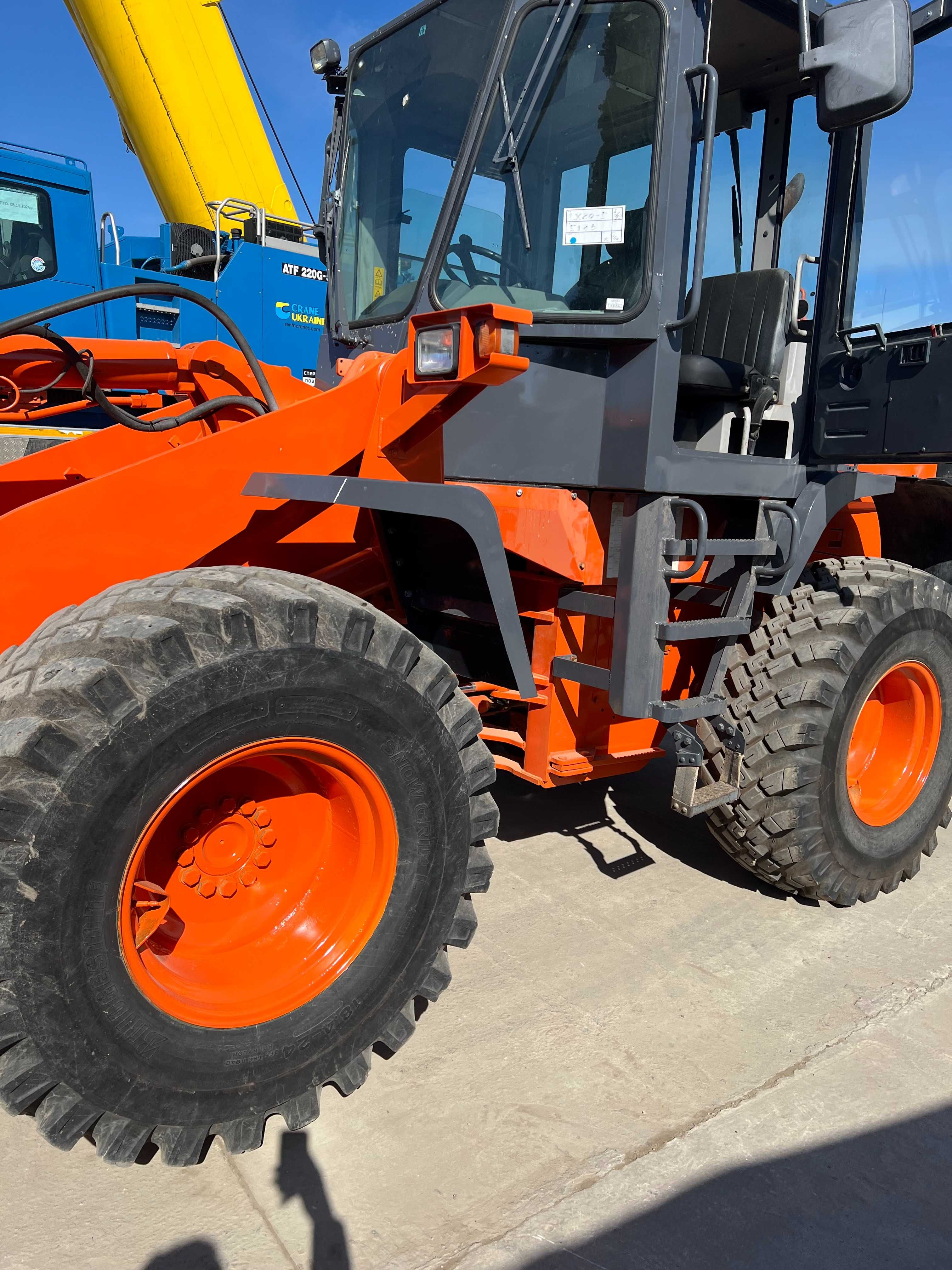 Погрузчик фронтальный Hitachi LX80-5