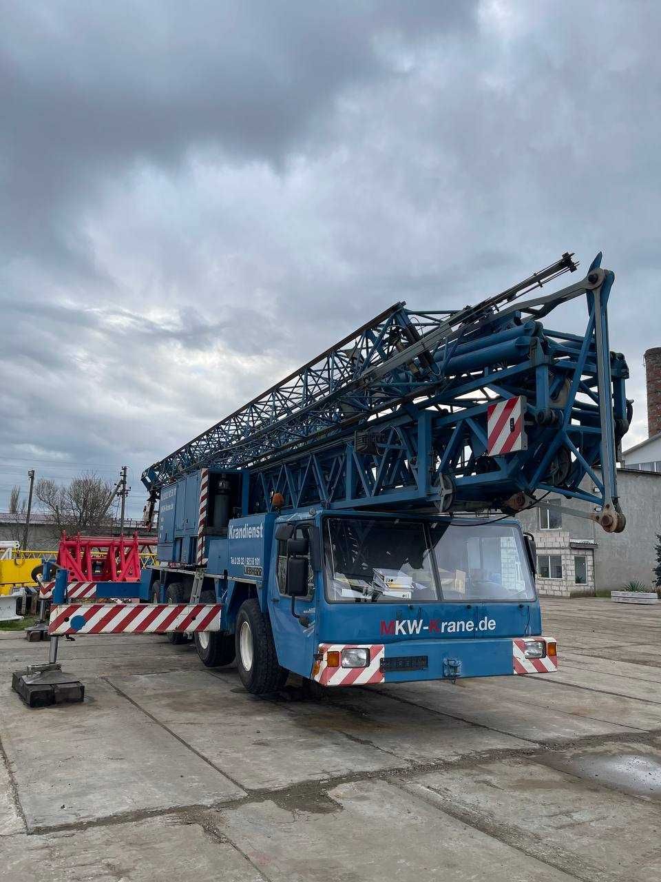 Башенный кран самохідний Liebherr MK80 фото 3
