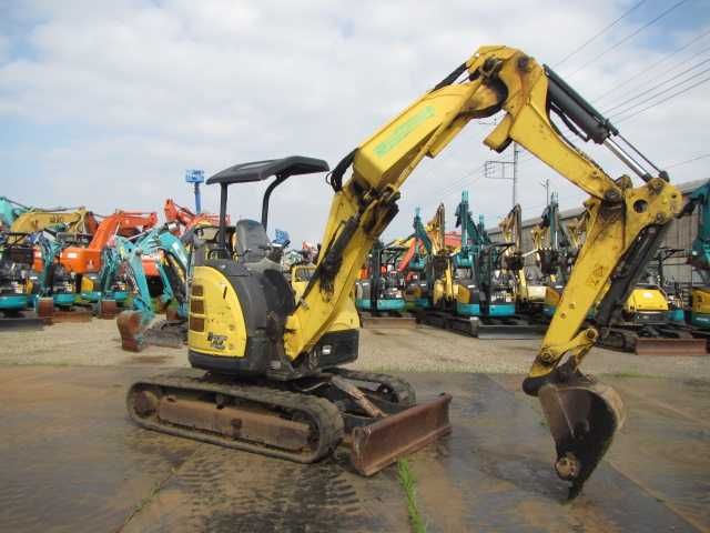 гусеничний екскаватор Yanmar B3-6A