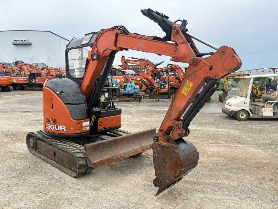 Гусеничний екскаватор HITACHI ZX30UR-5B
