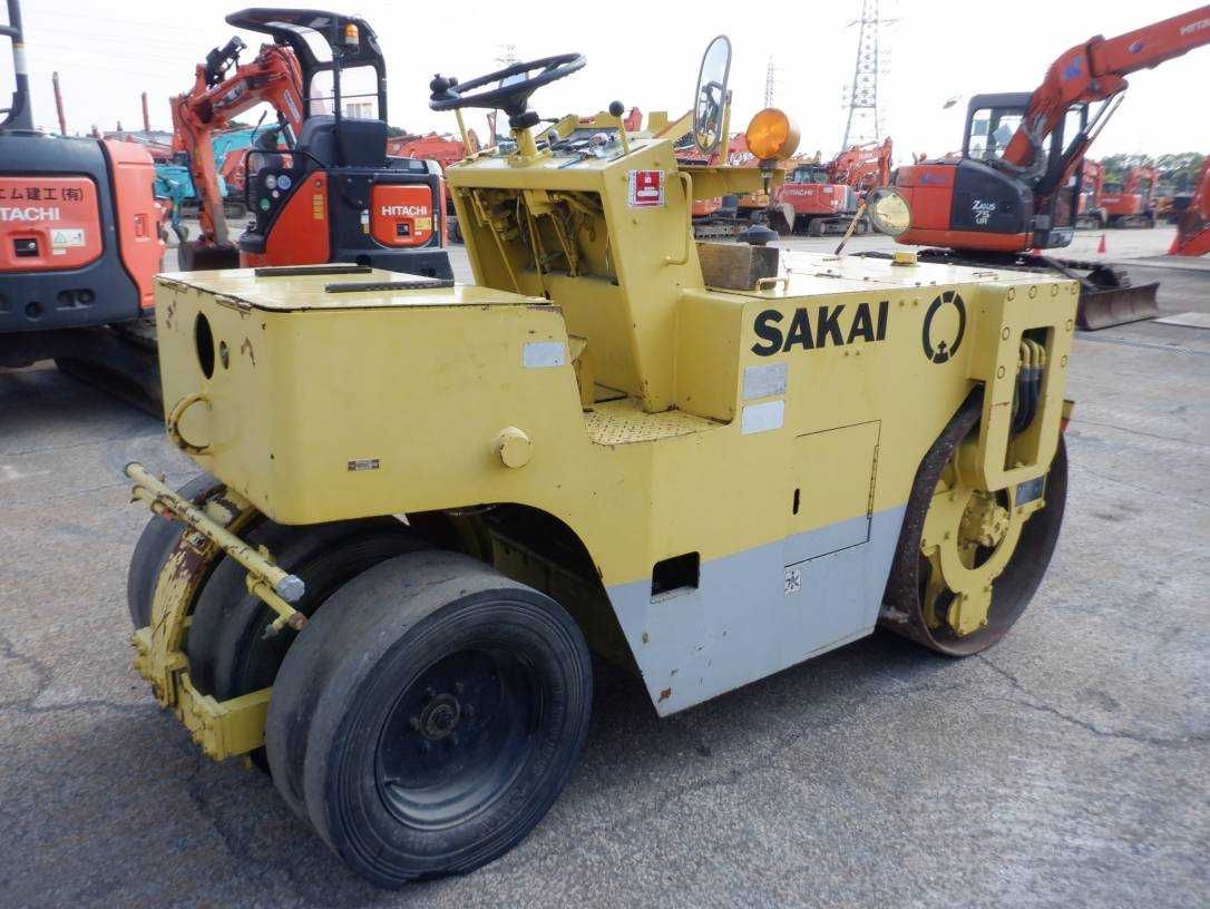 Каток дорожній SAKAI TG25
