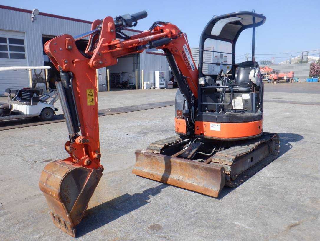 екскаватор гусеничний Hitachi ZX30UR-3
