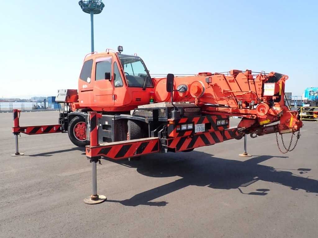 Автокран самохідний короткобазний TADANO GR-120NL-2