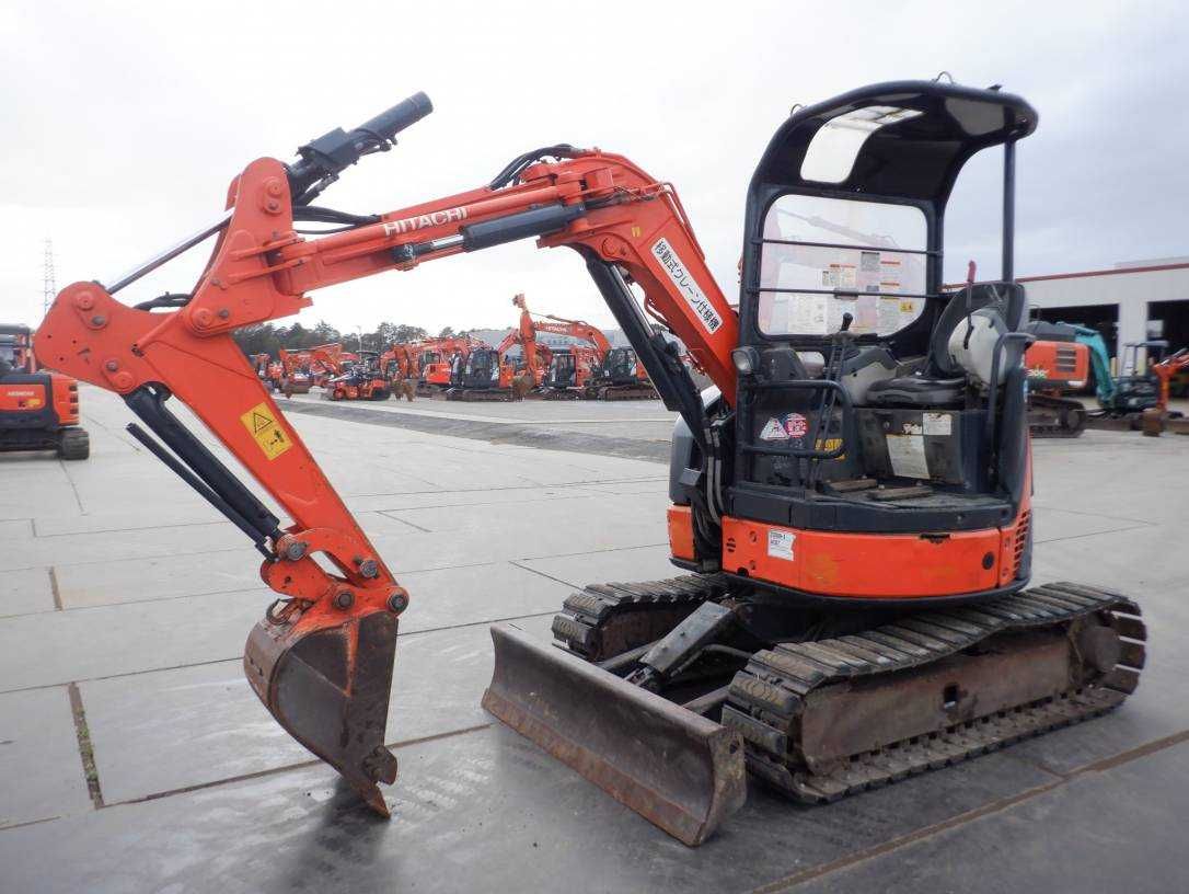 Гусеничний екскаватор Hitachi ZX30UR-3